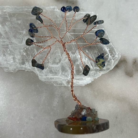 Lapis Lazuli Gemstone Bonsai Copper Wire Tree on Agate Slice 4in - Picture 2 of 4